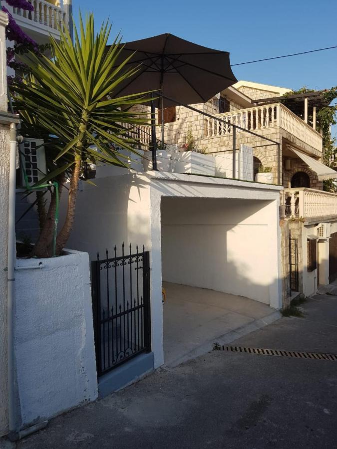 Waterfront Townhouse Sunset View With Garage Apartment Bigova Exterior photo